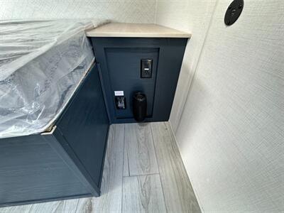 2025 Prime Time Avenger 17BHS   - Photo 18 - Goshen, IN 46526