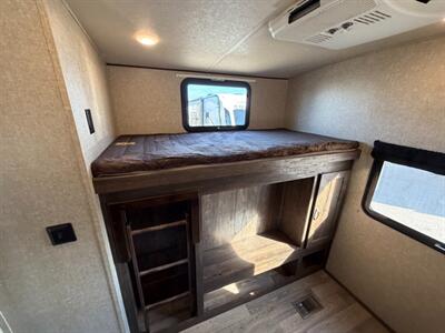 2018 Forest River VIBE 313BHS   - Photo 20 - Goshen, IN 46526