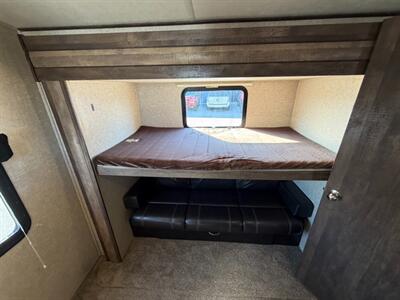 2018 Forest River VIBE 313BHS   - Photo 22 - Goshen, IN 46526