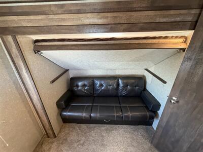 2018 Forest River VIBE 313BHS   - Photo 21 - Goshen, IN 46526