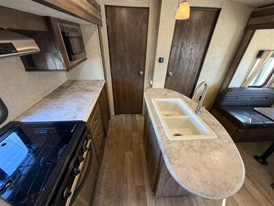 2018 Forest River VIBE 313BHS   - Photo 25 - Goshen, IN 46526