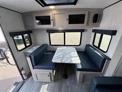 2025 Coachmen Apex Nano 213RDS   - Photo 15 - Goshen, IN 46526