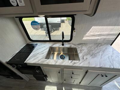 2025 Coachmen Apex Nano 213RDS   - Photo 17 - Goshen, IN 46526