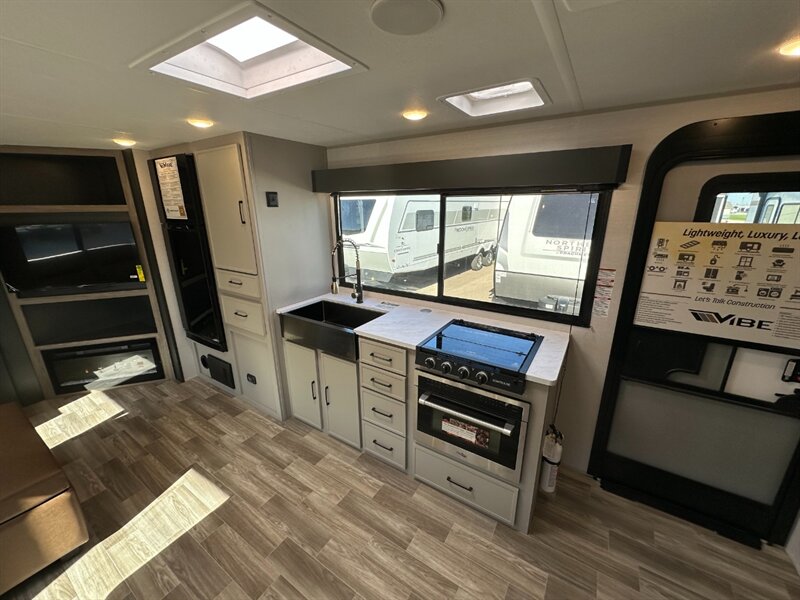 2025 Forest River Vibe 2600RB   - Photo 10 - Goshen, IN 46526