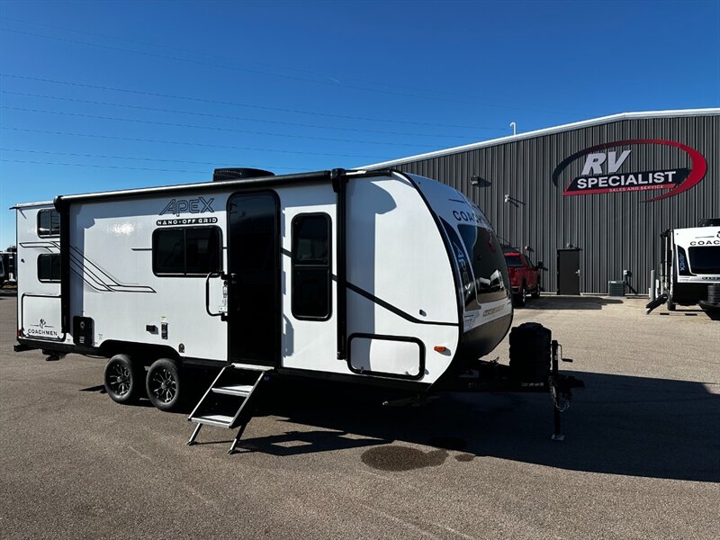 2026 Coachmen Apex Nano 208BHS - Photo 4 - Goshen, IN 46526