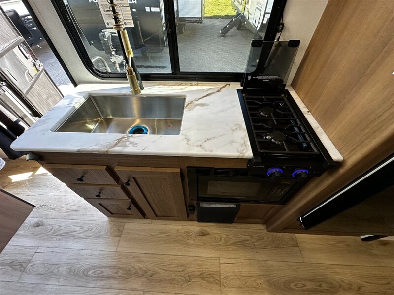 2026 Coachmen Apex Nano 208BHS - Photo 17 - Goshen, IN 46526