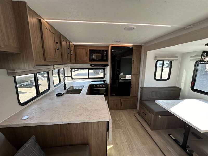 2026 Coachmen Freedom Express Ultra Lite 274RKS - Photo 23 - Goshen, IN 46526