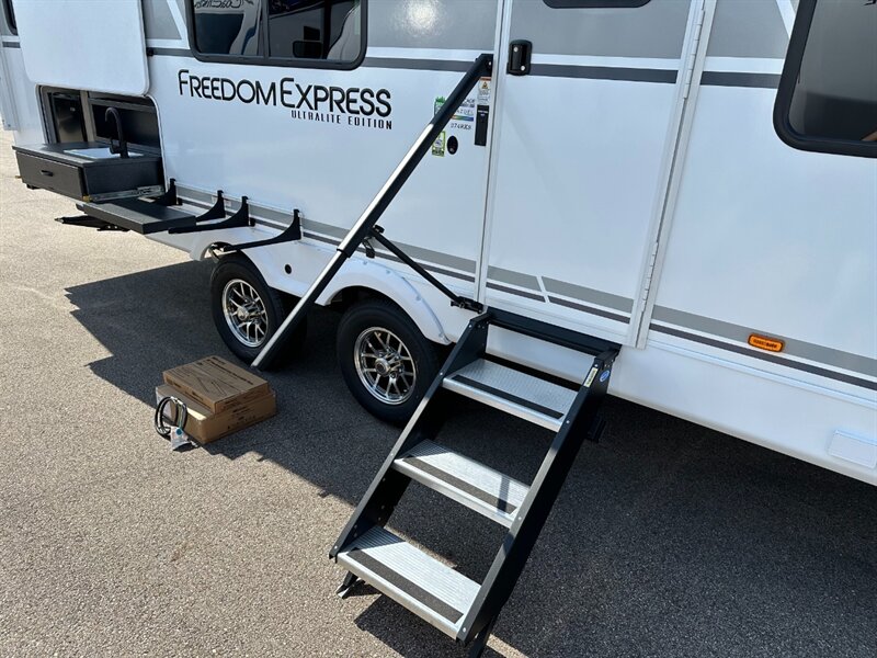2026 Coachmen Freedom Express Ultra Lite 274RKS - Photo 14 - Goshen, IN 46526