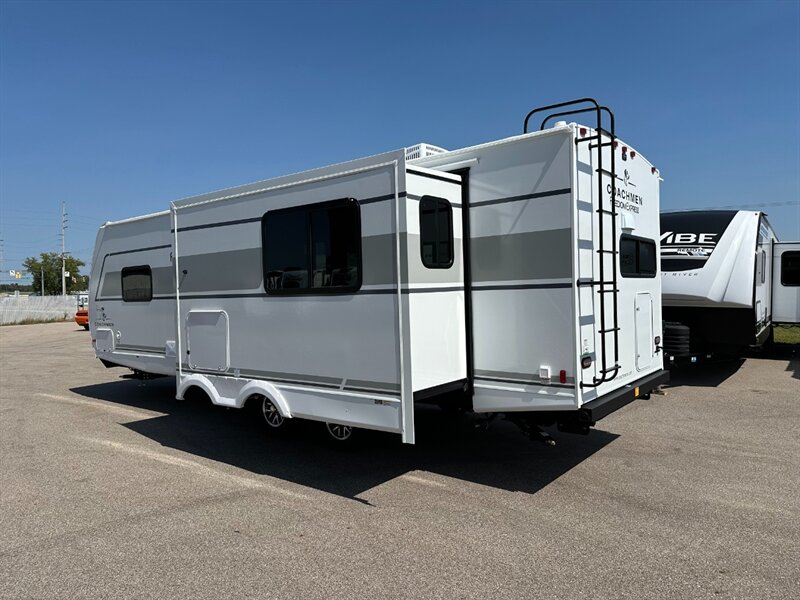 2026 Coachmen Freedom Express Ultra Lite 274RKS - Photo 8 - Goshen, IN 46526