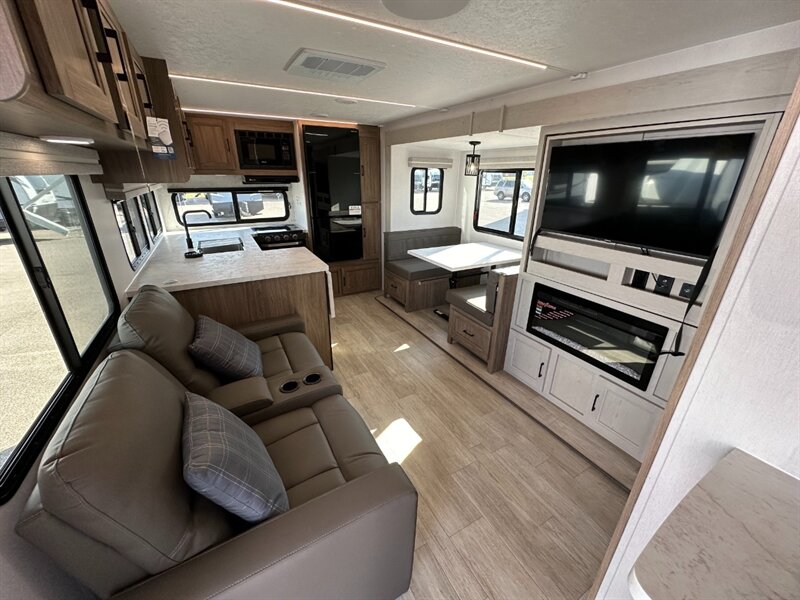 2026 Coachmen Freedom Express Ultra Lite 274RKS - Photo 21 - Goshen, IN 46526