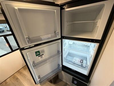 2026 Coachmen Northern Spirit Bijou 15RLB   - Photo 13 - Goshen, IN 46526