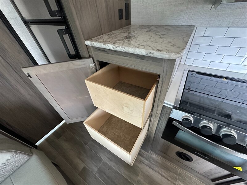 2021 Gulf Stream Vista Cruiser 19MBS   - Photo 15 - Goshen, IN 46526