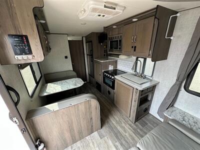 2021 Gulf Stream Vista Cruiser 19MBS   - Photo 6 - Goshen, IN 46526