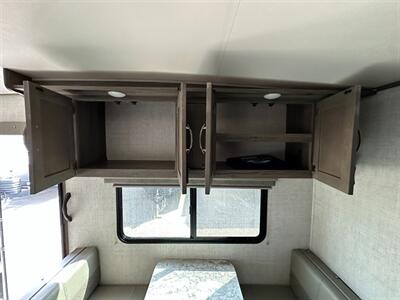 2021 Gulf Stream Vista Cruiser 19MBS   - Photo 18 - Goshen, IN 46526