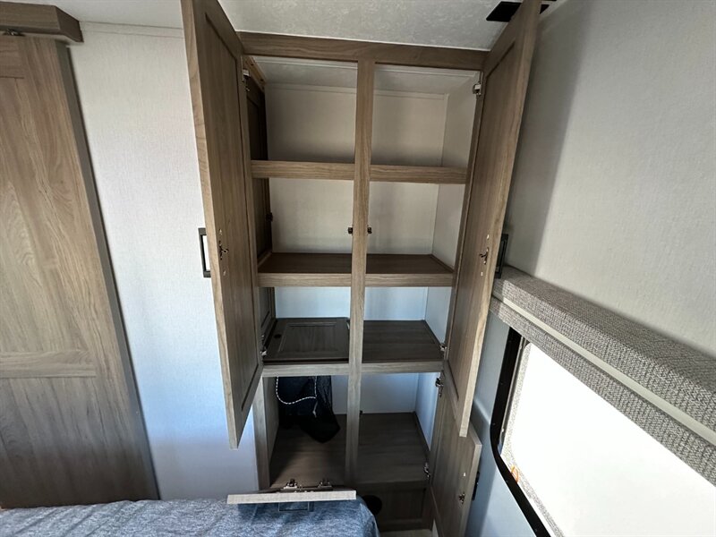 2025 Coachmen Freedom Express Ultra Lite 326BHDS - Photo 25 - Goshen, IN 46526