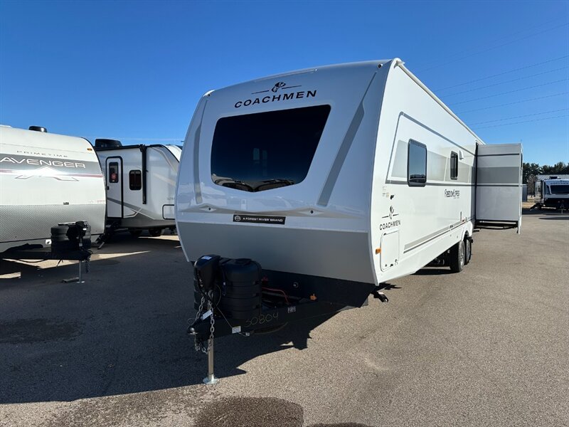 2025 Coachmen Freedom Express Ultra Lite 326BHDS - Photo 7 - Goshen, IN 46526