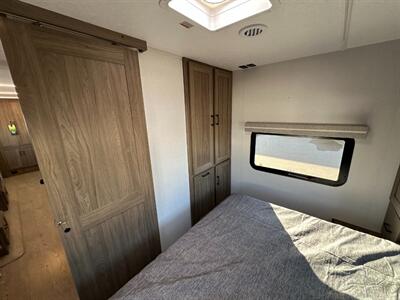 2025 Coachmen Freedom Express Ultra Lite 326BHDS   - Photo 24 - Goshen, IN 46526
