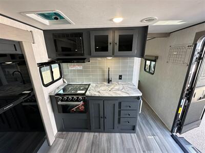2026 Coachmen Apex Ultra-Lite 246BARV   - Photo 23 - Goshen, IN 46526