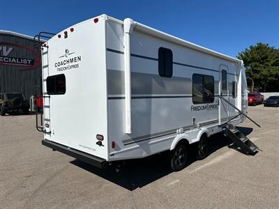 2025 Coachmen Freedom Express Ultra Lite 22MLS   - Photo 6 - Goshen, IN 46526