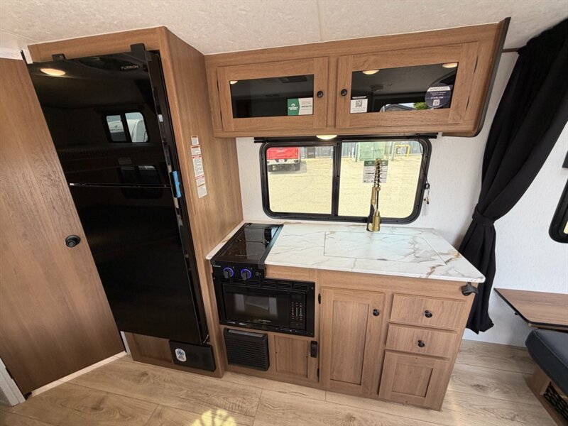 2026 Coachmen Apex Nano 183BH - Photo 15 - Goshen, IN 46526
