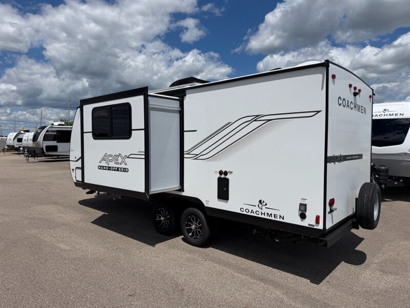 2027 Coachmen Apex Nano 208BHS - Photo 5 - Goshen, IN 46526