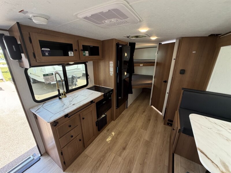 2027 Coachmen Apex Nano 208BHS - Photo 11 - Goshen, IN 46526