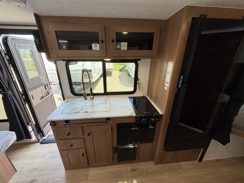 2027 Coachmen Apex Nano 208BHS - Photo 13 - Goshen, IN 46526