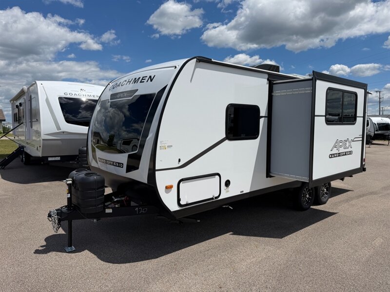 2027 Coachmen Apex Nano 208BHS - Photo 6 - Goshen, IN 46526