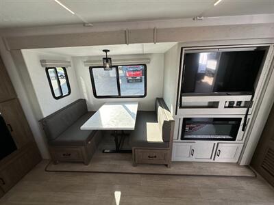 2026 Coachmen Freedom Express Ultra Lite 274RKS   - Photo 27 - Goshen, IN 46526