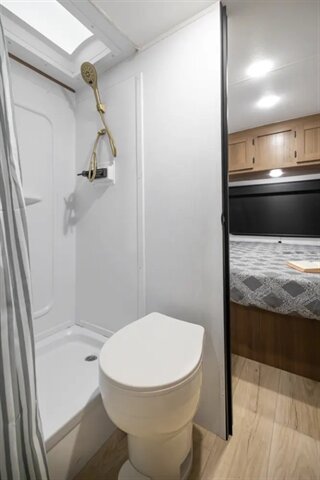 2026 Coachmen Apex Nano 216RKS - Photo 9 - Goshen, IN 46526
