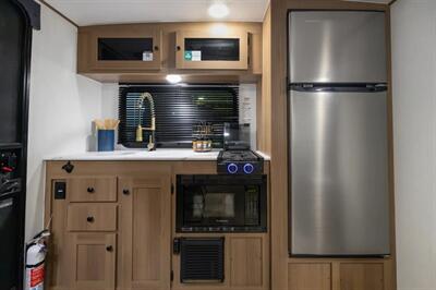 2026 Coachmen Apex Nano 216RKS   - Photo 4 - Goshen, IN 46526