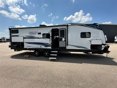 2024 Coachmen Freedom Express Ultra Lite 294BHDS   - Photo 5 - Goshen, IN 46526