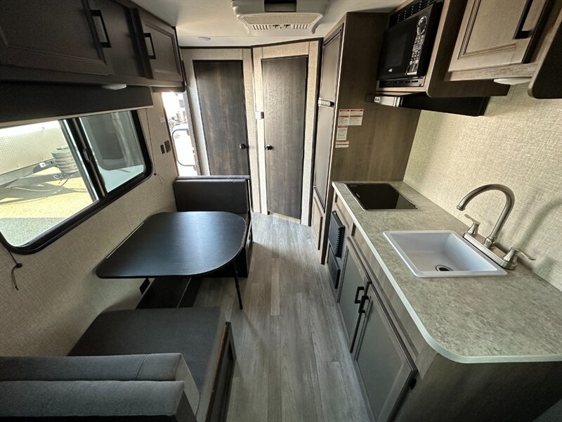 2022 Jayco Jay Flight SLX 195RB - Photo 9 - Goshen, IN 46526