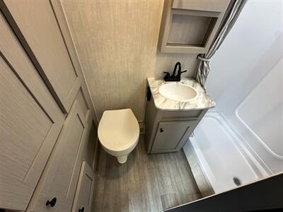 2026 Coachmen Apex Nano 190RBS   - Photo 17 - Goshen, IN 46526