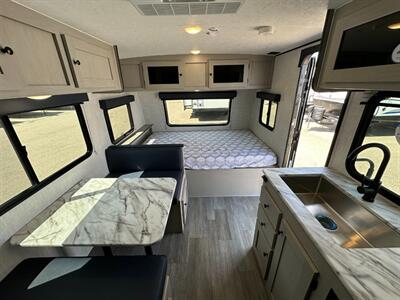 2025 Coachmen Apex Nano 185BH   - Photo 13 - Goshen, IN 46526