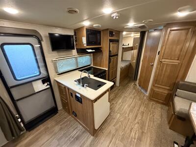 2019 Forest River Flagstaff Micro Lite 25BRDS   - Photo 8 - Goshen, IN 46526