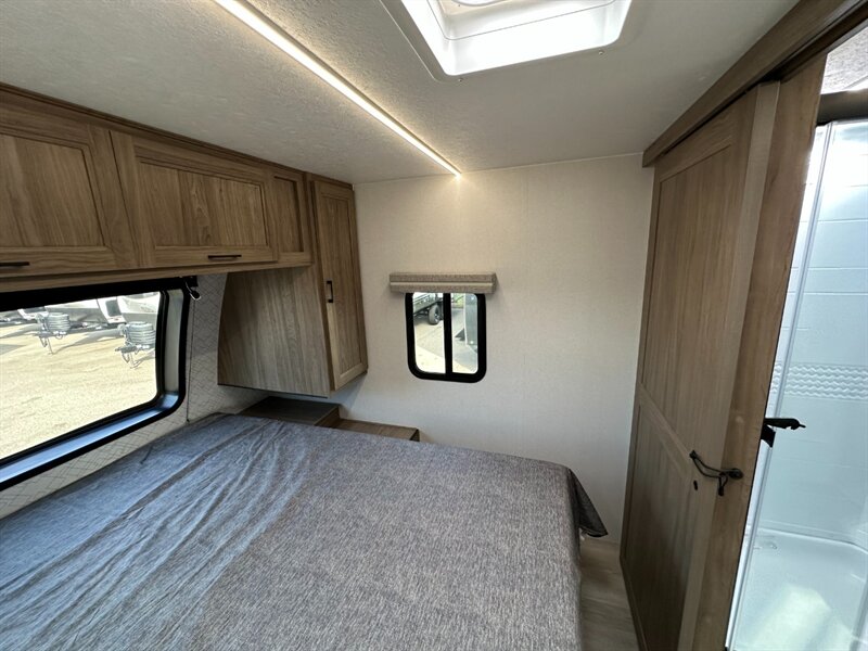 2026 Coachmen Freedom Express Ultra Lite 245RKS - Photo 23 - Goshen, IN 46526