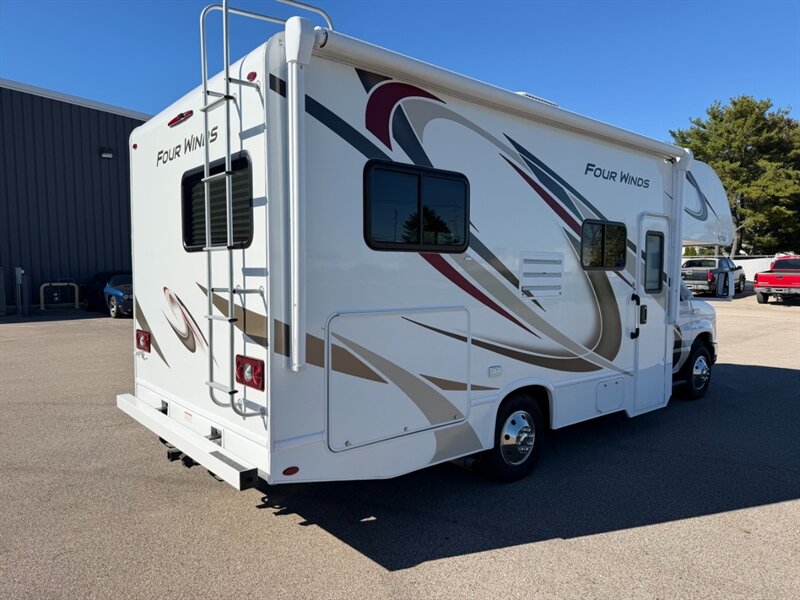2019 Thor Four Winds 22E - Photo 3 - Goshen, IN 46526