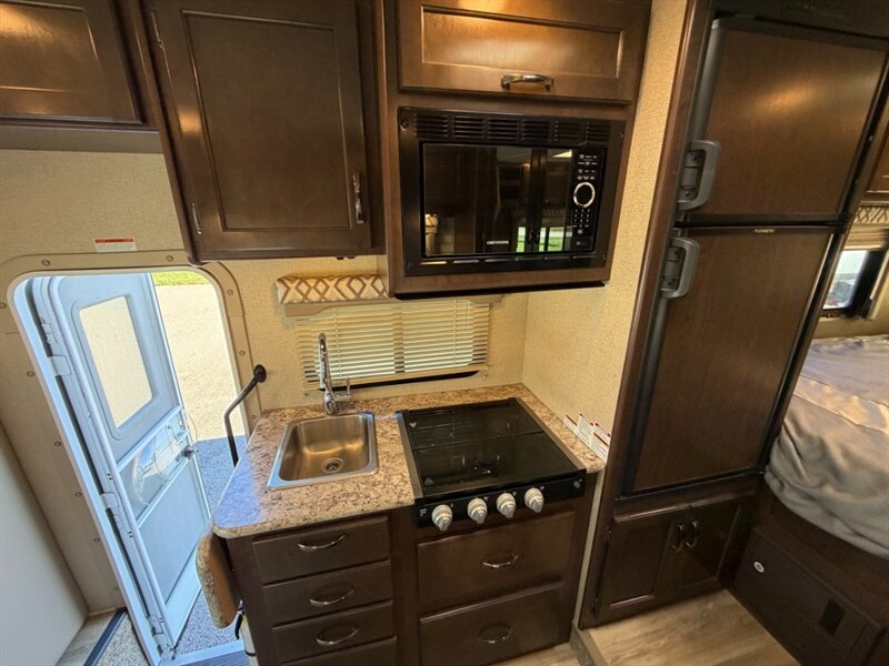 2019 Thor Four Winds 22E - Photo 12 - Goshen, IN 46526
