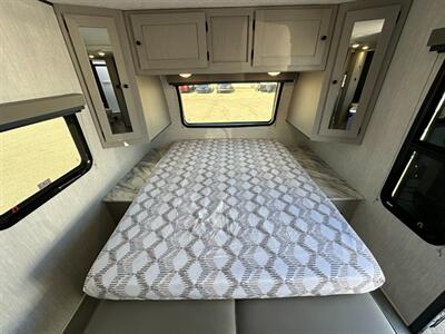 2025 Coachmen Apex Ultra-Lite 241BHS   - Photo 20 - Goshen, IN 46526