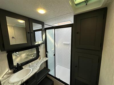 2025 Coachmen Apex Ultra-Lite 241BHS   - Photo 28 - Goshen, IN 46526