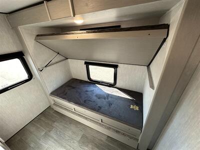 2025 Coachmen Apex Ultra-Lite 241BHS   - Photo 26 - Goshen, IN 46526