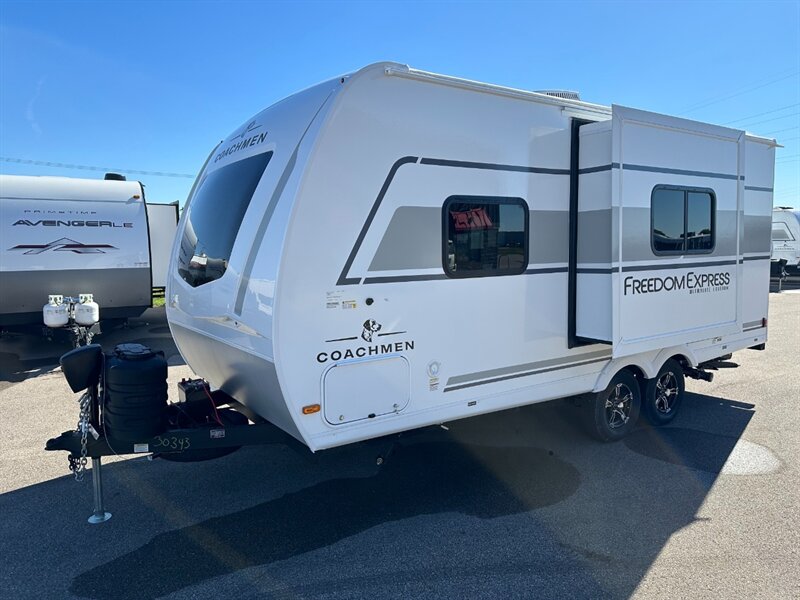 2026 Coachmen Freedom Express Ultra Lite 192RBS - Photo 8 - Goshen, IN 46526