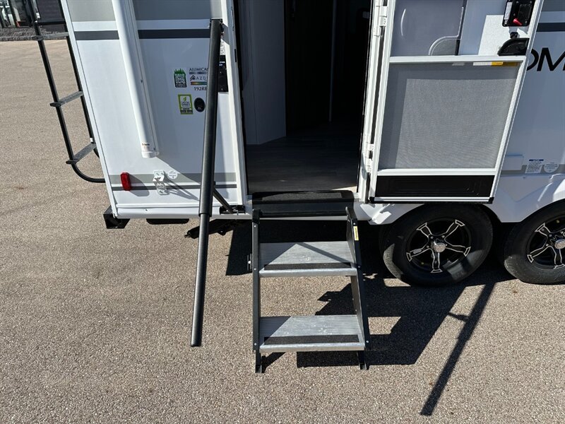 2026 Coachmen Freedom Express Ultra Lite 192RBS - Photo 11 - Goshen, IN 46526