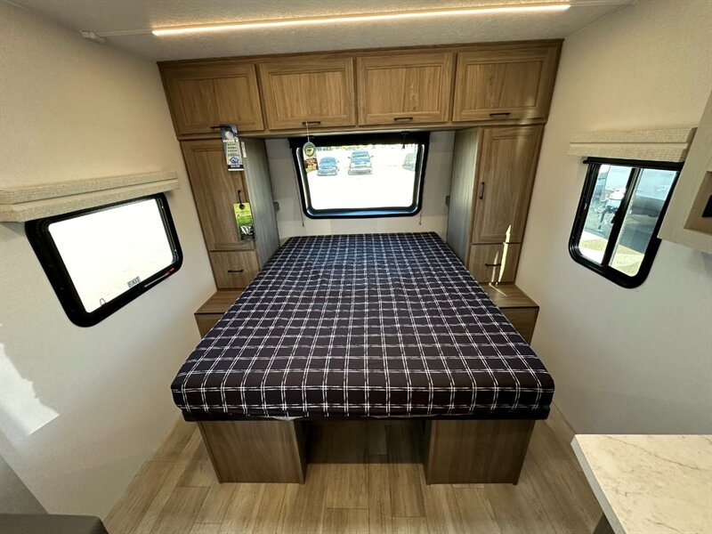 2026 Coachmen Freedom Express Ultra Lite 192RBS - Photo 17 - Goshen, IN 46526