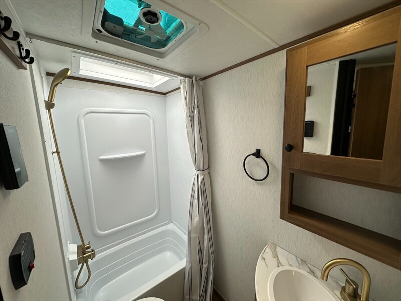 2026 Coachmen Apex Nano 228BHS - Photo 27 - Goshen, IN 46526