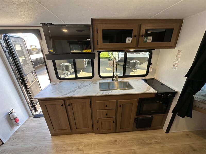 2026 Coachmen Apex Nano 228BHS - Photo 14 - Goshen, IN 46526
