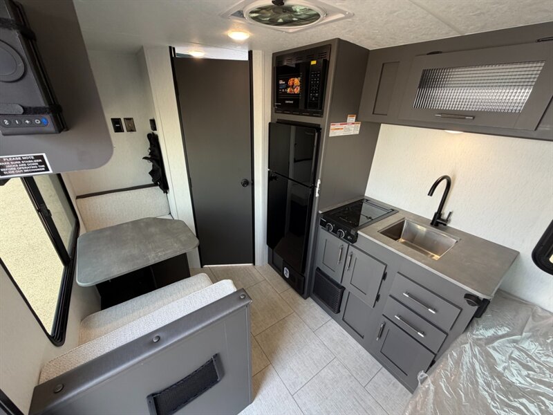 2027 Coachmen Remote 12.1R - Photo 12 - Goshen, IN 46526