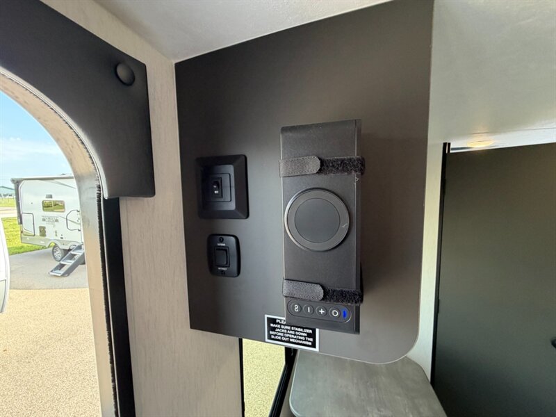 2027 Coachmen Remote 12.1R - Photo 24 - Goshen, IN 46526