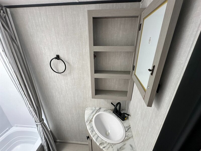 2024 Coachmen Apex Nano 208BHS   - Photo 20 - Goshen, IN 46526